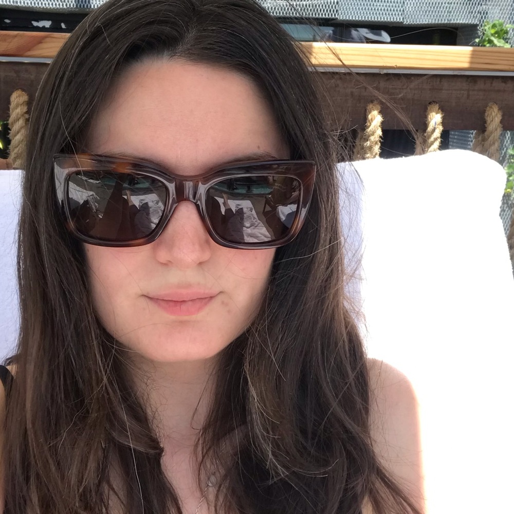 Meet your Posher, Emma